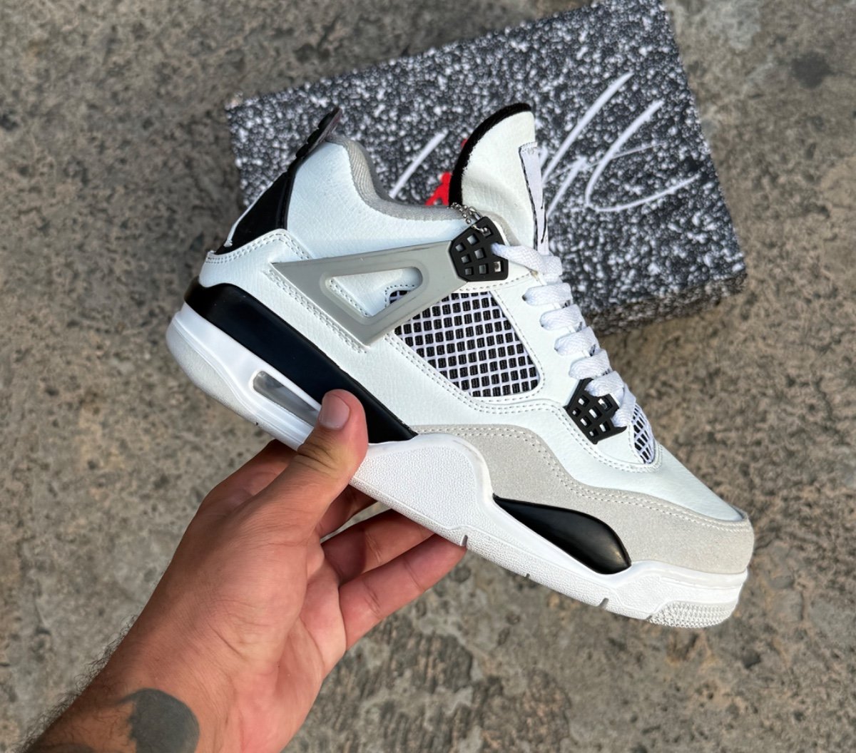 Retro 4 millitary black