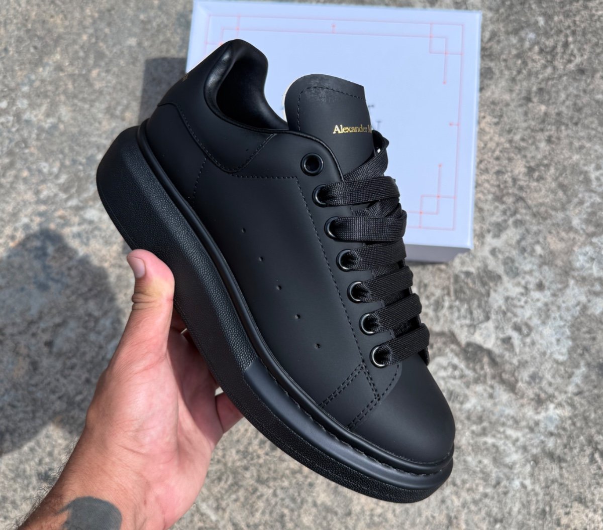 Alexander McQueen full black