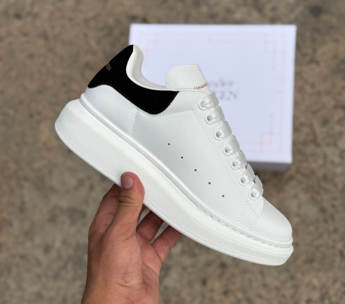 Alexander McQueen Clásicos